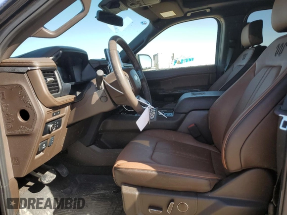 2024 Ford Expedition z VIN 1FMJU1P83REA99807, wystawiony jako Copart lot #44167245 z przebiegiem 1 807 mil mil oraz Szkoda całkowita • Salvage title. Historia ofert i sprzedaży dostępna na DreamBid. Obrazek 7.