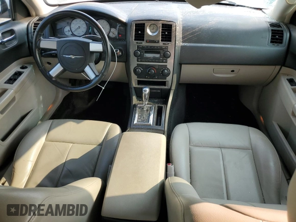 2006 Chrysler 300 z VIN 2C3KA53G16H428549, wystawiony jako Copart lot #59125715 z przebiegiem 184 233 mil mil oraz Szkoda całkowita • Salvage title. Historia ofert i sprzedaży dostępna na DreamBid. Obrazek 8.
