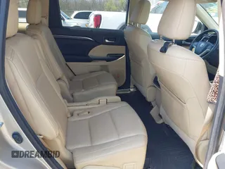 2015 Toyota Highlander Limited z VIN 5TDDKRFH0FS101039, wystawiony jako IAAI lot #42205522 z przebiegiem 153 547 mil mil oraz . Historia ofert i sprzedaży dostępna na DreamBid. Obrazek 8.