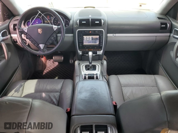 2005 Porsche Cayenne Turbo z VIN WP1AC29P65LA91187, wystawiony jako Copart lot #65861054 z przebiegiem 186 084 mil mil oraz Szkoda całkowita • Salvage title. Historia ofert i sprzedaży dostępna na DreamBid. Obrazek 8.