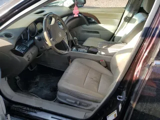2011 Acura RL Technology with VIN JH4KB2F69BC000184, listed as a Copart auction lot 79948294 with 148,370 mi miles and Clean Title. Bid and sale history available at DreamBid. Image 7.