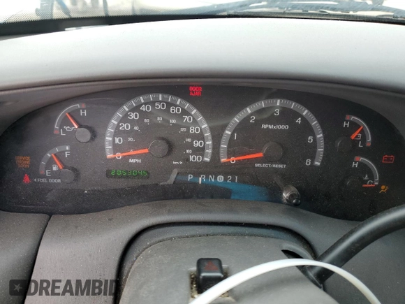 2001 Ford F-150 XLT with VIN 1FTRW07L01KC60815, listed as a Copart auction lot 87022424 with 205,304 mi miles and Salvage title. Bid and sale history available at DreamBid. Image 9.