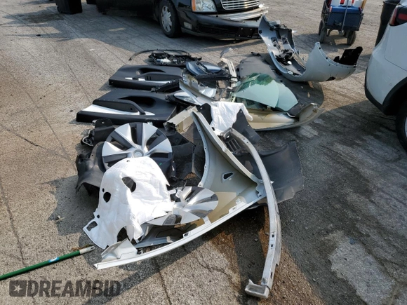2022 Tesla Model Y Long Range z VIN 7SAYGDEE5NF355624, wystawiony jako Copart lot #58058465 z przebiegiem 33 784 mil mil oraz Szkoda całkowita • Salvage title. Historia ofert i sprzedaży dostępna na DreamBid. Obrazek 12.