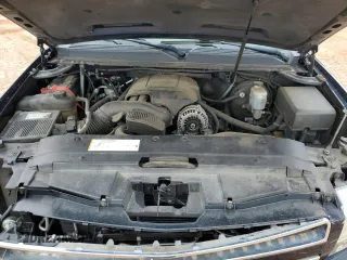 2009 Chevrolet Tahoe LTZ z VIN 1GNFC330X9J120398, wystawiony jako Copart lot #59917295 z przebiegiem 233 586 mil mil oraz Szkoda całkowita • Salvage title. Historia ofert i sprzedaży dostępna na DreamBid. Obrazek 12.