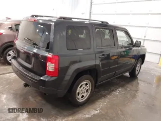 2015 Jeep Patriot Altitude with VIN 1C4NJRBBXFD102560, listed as a IAAI auction lot 42260925 with 183,056 mi miles and . Bid and sale history available at DreamBid. Image 4.
