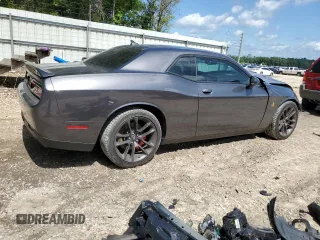 2020 Dodge Challenger R/T Scat Pack z VIN 2C3CDZFJ6LH104504, wystawiony jako Copart lot #60420655 z przebiegiem 23 581 mil mil oraz Szkoda całkowita • Salvage title. Historia ofert i sprzedaży dostępna na DreamBid. Obrazek 3.