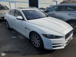 2019 Jaguar XE 25t with VIN SAJAR4FX4KCP48422, listed as a Copart auction lot 40850444 with 102,515 mi miles. Bid and sale history available at carsss.com. Image 4.