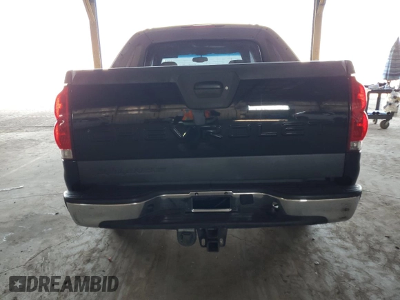 2006 Chevrolet Avalanche LT with VIN 3GNEC12Z36G130980, listed as a Copart auction lot 71286654 with 179,406 mi miles and Salvage Title. Bid and sale history available at carsss.com. Image 6.