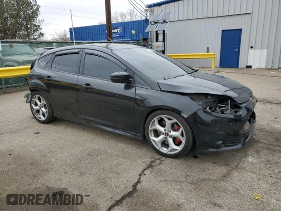 2014 Ford Focus ST with VIN 1FADP3L92EL144301, listed as a Copart auction lot 48432875 with 183,023 mi miles and Salvage Title. Bid and sale history available at carsss.com. Image 4.