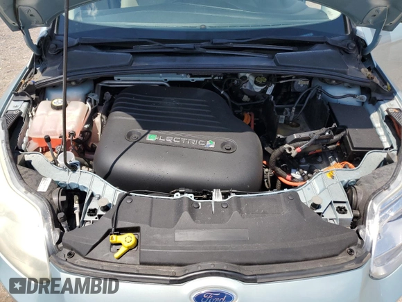 2013 Ford Focus Electric z VIN 1FADP3R44DL251179, wystawiony jako Copart lot #56572595 z przebiegiem 49 705 mil mil oraz Czysty tytuł • Clean title. Historia ofert i sprzedaży dostępna na DreamBid. Obrazek 11.