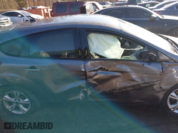 2013 Ford Focus SE with VIN 1FADP3K28DL323879, listed as a IAAI auction lot 41449022 with 133,735 mi miles. Bid and sale history available at carsss.com. Image 13.