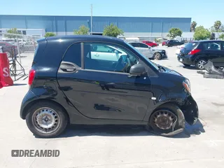 2016 Smart fortwo Passion with VIN WMEFJ5DA7GK068111, listed as a IAAI auction lot 42260953 with 87,115 mi miles and . Bid and sale history available at DreamBid. Image 13.