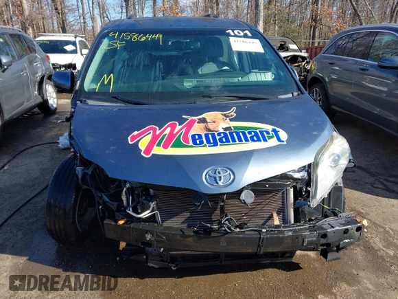 2017 Toyota Sienna XLE Auto Access Seat with VIN 5TDYZ3DCXHS792973, listed as a IAAI auction lot 41586449 with 113,125 mi miles and . Bid and sale history available at DreamBid. Image 13.
