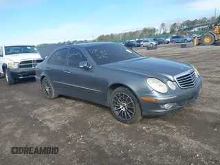 2008 Mercedes-Benz E-Class Luxury 3.5L with VIN WDBUF87X08B322847, listed as a IAAI auction lot 41819812 with 999,999 mi miles. Bid and sale history available at carsss.com. Image 1.