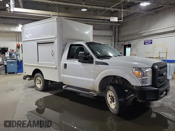 2015 Ford F-250 XL z VIN 1FDBF2B69FED21577, wystawiony jako IAAI lot #42501116 z przebiegiem 478 051 mil mil oraz . Historia ofert i sprzedaży dostępna na DreamBid. Obrazek 35.