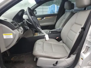 2008 Mercedes-Benz C 350 Sport z VIN WDDGF56X48R038486, wystawiony jako Copart lot #56498375 z przebiegiem 222 138 mil mil oraz Szkoda całkowita • Salvage title. Historia ofert i sprzedaży dostępna na DreamBid. Obrazek 7.