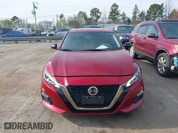 2019 Nissan Altima 2.5 SR with VIN 1N4BL4CV7KC113840, listed as a IAAI auction lot 41748943 with 82,930 mi miles. Bid and sale history available at carsss.com. Image 12.