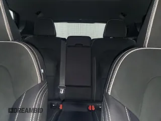 2023 Volvo XC40 Plus Dark Theme z VIN YV4L12UL4P2967328, wystawiony jako Copart lot #55800735 z przebiegiem 96 119 mil mil oraz Tytuł czysty. Historia ofert i sprzedaży dostępna na DreamBid. Obrazek 10.