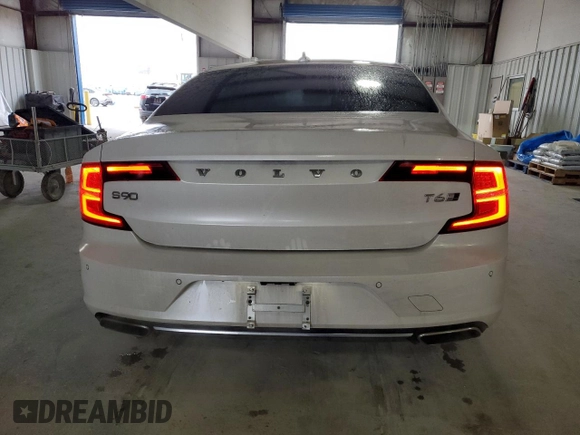 2018 Volvo S90 Inscription z VIN LVY992ML1JP020191, wystawiony jako Copart lot #45768555 z przebiegiem 107 712 mil mil oraz Szkoda całkowita • Salvage title. Historia ofert i sprzedaży dostępna na DreamBid. Obrazek 6.
