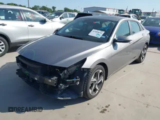 2022 Hyundai Elantra SEL z VIN KMHLN4AG5NU357557, wystawiony jako IAAI lot #41989654 z przebiegiem 56 010 mil mil oraz . Historia ofert i sprzedaży dostępna na DreamBid. Obrazek 18.