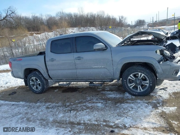 2018 Toyota Tacoma SR with VIN 3TMCZ5AN0JM122981, listed as a IAAI auction lot 41618549 with 79,614 mi miles. Bid and sale history available at carsss.com. Image 13.