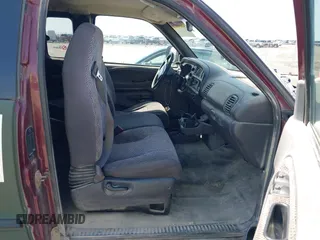2001 Dodge 1500 z VIN 1B7HF13Z41J601229, wystawiony jako IAAI lot #42098873 z przebiegiem 178 970 mil mil oraz . Historia ofert i sprzedaży dostępna na DreamBid. Obrazek 5.