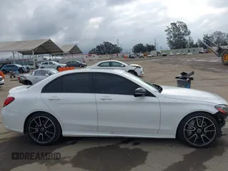 2019 Mercedes-Benz C 300 z VIN 55SWF8DB6KU315584, wystawiony jako IAAI lot #42114660 z przebiegiem 60 770 mil mil oraz . Historia ofert i sprzedaży dostępna na DreamBid. Obrazek 14.