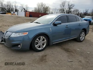 2010 Lincoln MKS z VIN 1LNHL9ERXAG607307, wystawiony jako Copart lot #51038935 z przebiegiem 80 059 mil mil oraz Szkoda całkowita • Salvage title. Historia ofert i sprzedaży dostępna na DreamBid. Obrazek 1.