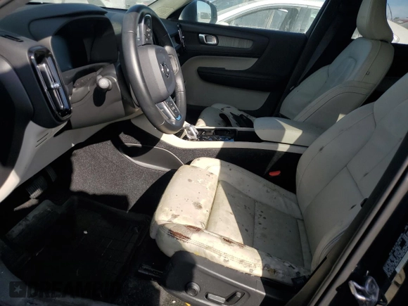 2019 Volvo XC40 Inscription with VIN YV4AC2HL9K2095457, listed as a Copart auction lot 74897784 with 0 mi miles and Non Repairable. Bid and sale history available at carsss.com. Image 7.