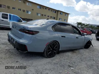 2023 BMW 7 Series 740i z VIN WBA23EH08PCM24789, wystawiony jako Copart lot #47390015 z przebiegiem 51 854 mil mil oraz Nie do naprawy • Non repairable. Historia ofert i sprzedaży dostępna na DreamBid. Obrazek 3.