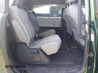 2025 Toyota Sienna LE z VIN 5TDKRKEC2SS233830, wystawiony jako IAAI lot #42012062 z przebiegiem 2 451 mil mil oraz . Historia ofert i sprzedaży dostępna na DreamBid. Obrazek 8.