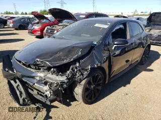 2020 Toyota Corolla Hatchback SE with VIN JTND4RBE6L3074752, listed as a Copart auction lot 70400464 with 46,946 mi miles and Salvage Title. Bid and sale history available at carsss.com. Image 1.