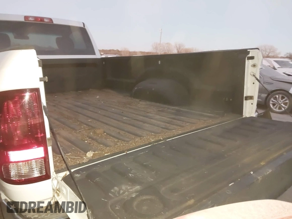2013 Ram 1500 Tradesman z VIN 3C6JR6DT8DG504967, wystawiony jako IAAI lot #41001788 z przebiegiem 146 747 mil mil oraz . Historia ofert i sprzedaży dostępna na DreamBid. Obrazek 17.