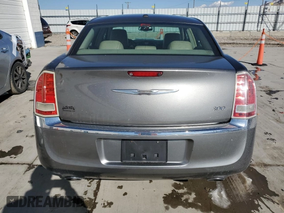 2012 Chrysler 300 Limited z VIN 2C3CCACGXCH204098, wystawiony jako Copart lot #49424685 z przebiegiem 258 888 mil mil oraz Szkoda całkowita • Salvage title. Historia ofert i sprzedaży dostępna na DreamBid. Obrazek 6.