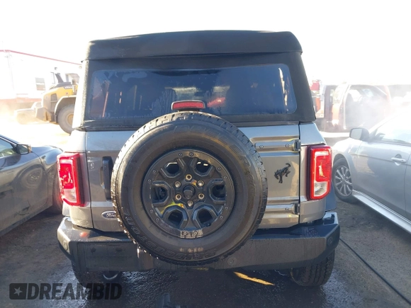 2024 Ford Bronco Big Bend z VIN 1FMDE7BH8RLA24276, wystawiony jako IAAI lot #41560223 z przebiegiem 17 330 mil mil oraz . Historia ofert i sprzedaży dostępna na DreamBid. Obrazek 16.