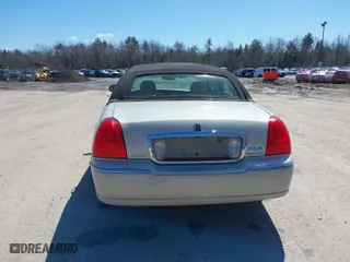 2007 Lincoln Town Car Signature Limited with VIN 1LNHM82W07Y627506, listed as a IAAI auction lot 41991651 with NaN miles. Bid and sale history available at carsss.com. Image 15.