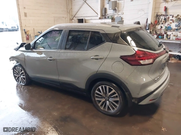 2021 Nissan Kicks SV with VIN 3N1CP5CV7ML543905, listed as a IAAI auction lot 41729465 with 20,394 mi miles. Bid and sale history available at carsss.com. Image 3.