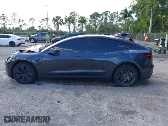 2025 Tesla Model 3 Long Range with VIN 5YJ3E1EA9SF897555, listed as a IAAI auction lot 41886716 with 6,757 mi miles and . Bid and sale history available at carsss.com. Image 15.