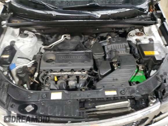 2011 Kia Sorento LX with VIN 5XYKT4A1XBG059116, listed as a Copart auction lot 89191375 with 136,810 mi miles and Salvage Title. Bid and sale history available at carsss.com. Image 12.