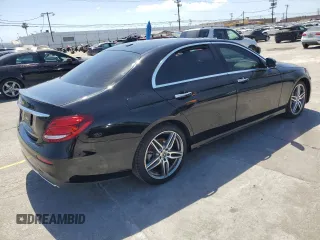 2020 Mercedes-Benz E 350 z VIN W1KZF8DB9LA809419, wystawiony jako Copart lot #57158485 z przebiegiem 61 201 mil mil oraz Szkoda całkowita • Salvage title. Historia ofert i sprzedaży dostępna na DreamBid. Obrazek 3.