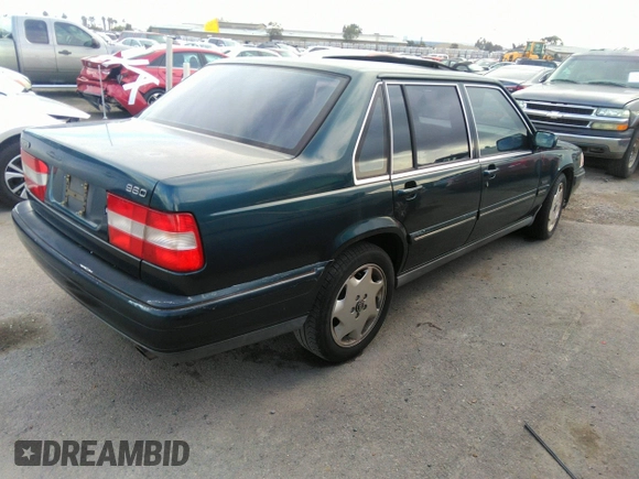 1997 Volvo S90 with VIN YV1KS9608V1107792, listed as a IAAI auction lot 38336416 with 146,975 mi miles. Bid and sale history available at carsss.com. Image 4.