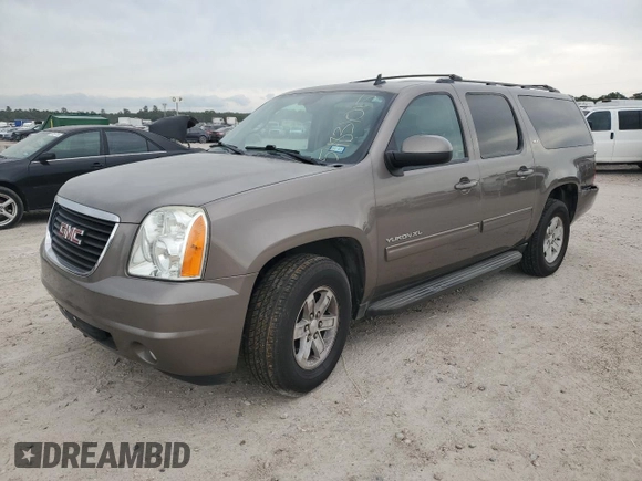 2013 GMC Yukon XL SLT with VIN 1GKS1KE01DR305054, listed as a Copart auction lot 54831015 with 158,054 mi miles and Salvage Title. Bid and sale history available at DreamBid. Image 1.