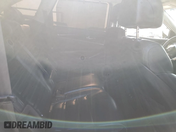 2017 Kia Sorento SXL z VIN 5XYPK4A54HG250891, wystawiony jako Copart lot #57791565 z przebiegiem Nie podano mil oraz Szkoda całkowita • Salvage title. Historia ofert i sprzedaży dostępna na DreamBid. Obrazek 10.
