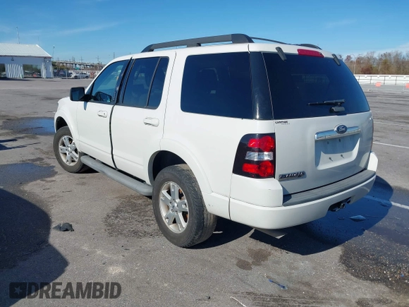 2010 Ford Explorer XLT with VIN 1FMEU6DE2AUA93242, listed as a IAAI auction lot 41343517 with 52,139 mi miles and . Bid and sale history available at DreamBid. Image 3.