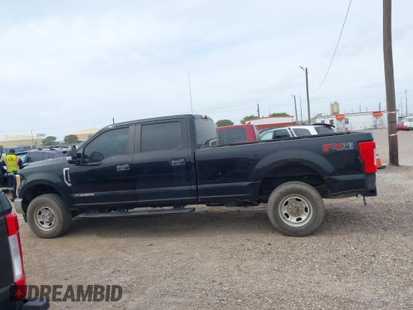 2017 Ford Super Duty F-250 SRW Lariat with VIN 1FT7W2BT0HEF27194, listed as a IAAI auction lot 42061350 with 206,679 mi miles. Bid and sale history available at carsss.com. Image 14.