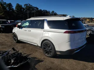 2024 Kia Carnival SX Prestige with VIN KNDNE5H36R6393595, listed as a Copart auction lot 84498434 with 10,495 mi miles and Salvage Title. Bid and sale history available at carsss.com. Image 2.