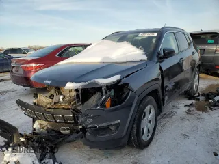 2020 Jeep Compass Latitude with VIN 3C4NJCBB0LT121024, listed as a Copart auction lot 45872235 with 89,056 mi miles and Salvage Title. Bid and sale history available at carsss.com. Image 1.