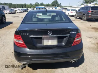 2013 Mercedes-Benz C 300 Sport z VIN WDDGF8AB5DR251793, wystawiony jako Copart lot #57859445 z przebiegiem 138 764 mil mil oraz Szkoda całkowita • Salvage title. Historia ofert i sprzedaży dostępna na DreamBid. Obrazek 6.
