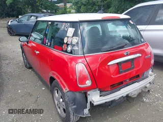 2006 MINI Hardtop with VIN WMWRC33596TK67276, listed as a IAAI auction lot 42488546 with 41,229 mi miles and . Bid and sale history available at DreamBid. Image 3.