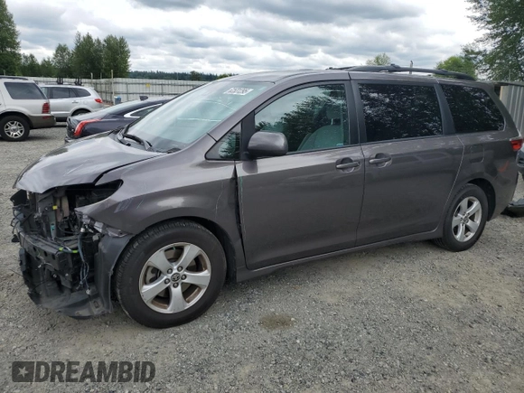 2020 Toyota Sienna LE Auto Access Seat с VIN 5TDKZ3DC4LS072034, выставлен на аукционе Copart как лот 62531295 с пробегом 81 639 миль миль и Списание • Salvage title. История ставок и продаж доступна на DreamBid. Изображение 1.